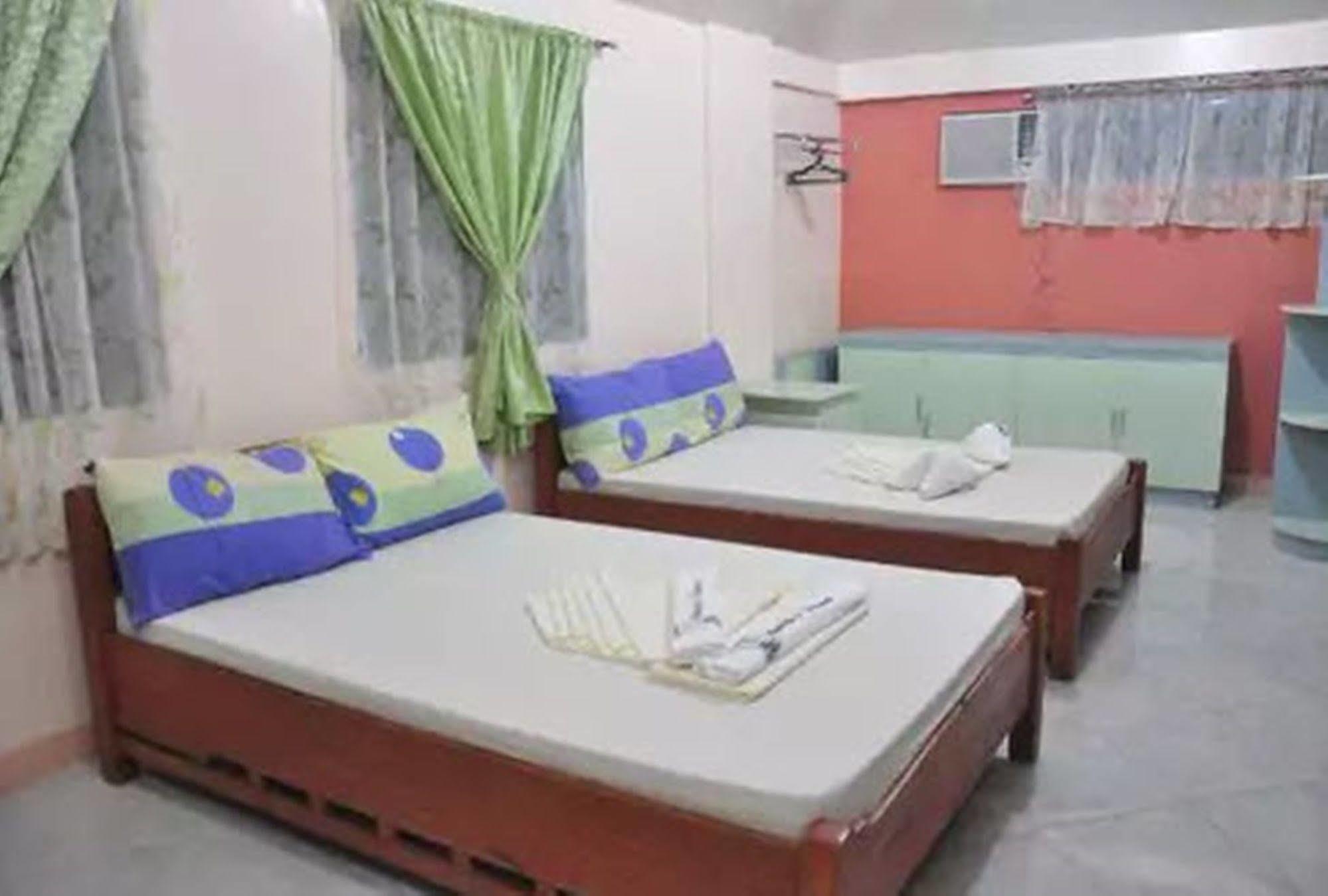 Apartelle De Francesca Puerto Galera Exterior foto