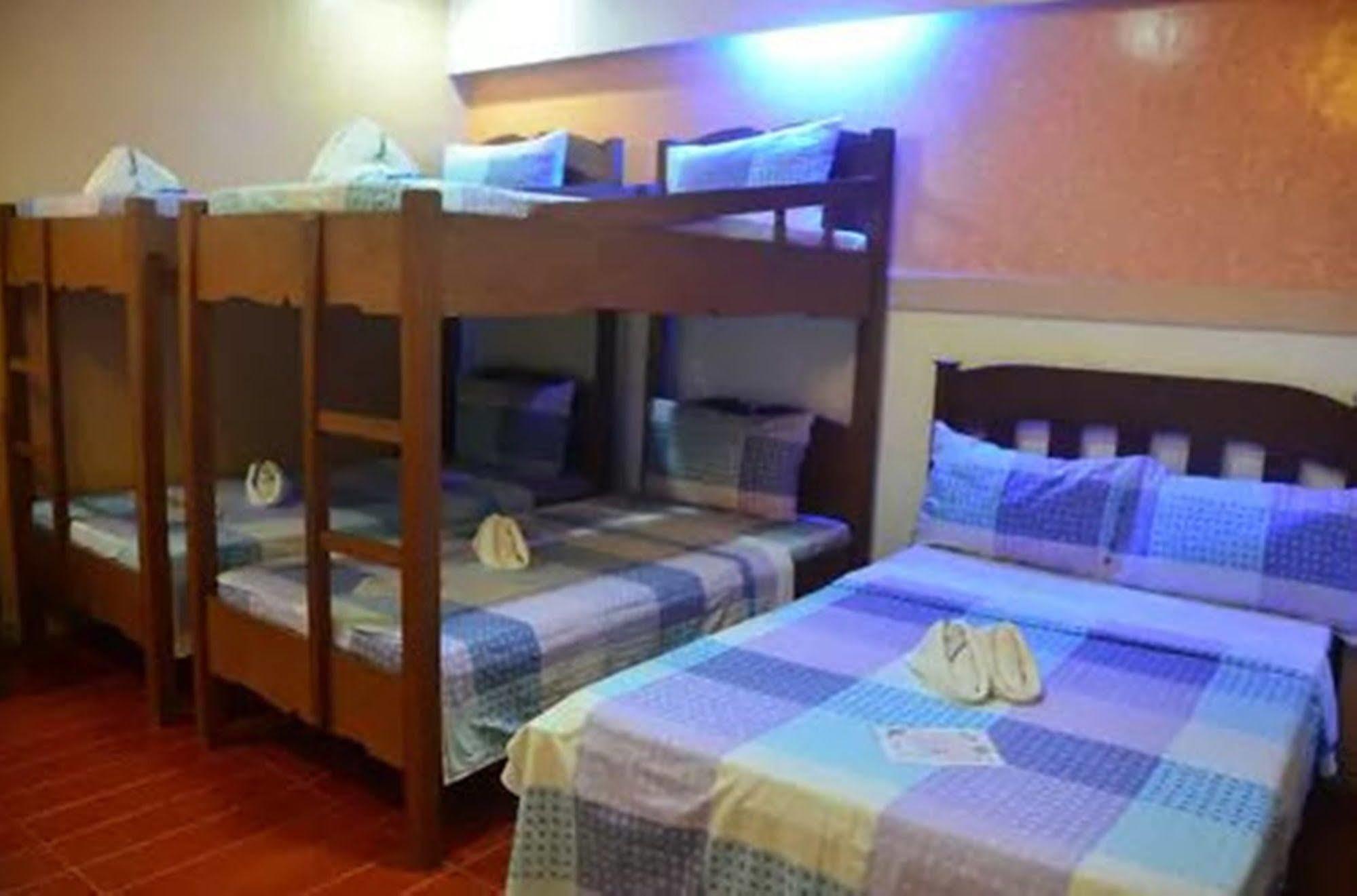 Apartelle De Francesca Puerto Galera Exterior foto