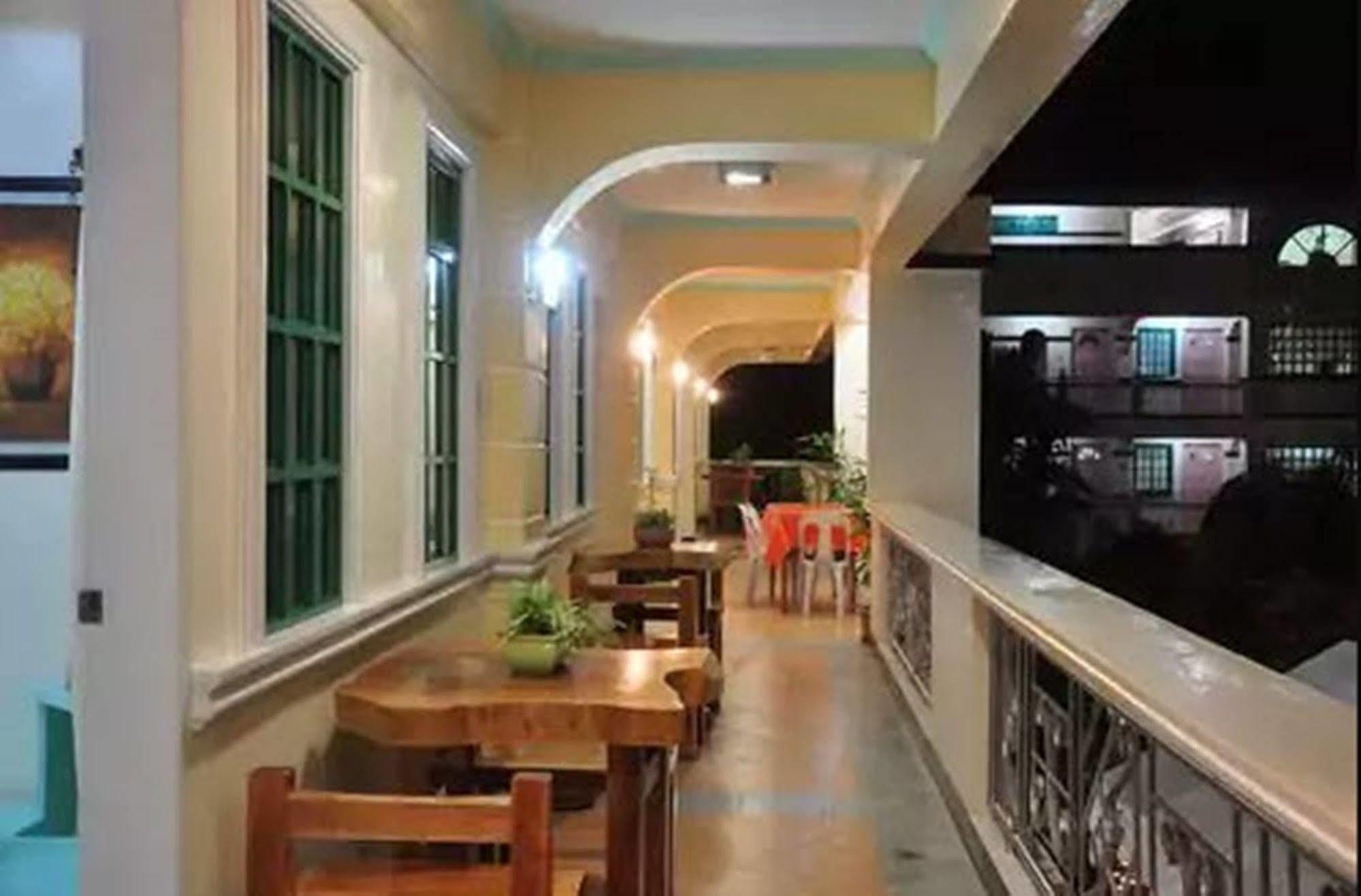Apartelle De Francesca Puerto Galera Exterior foto