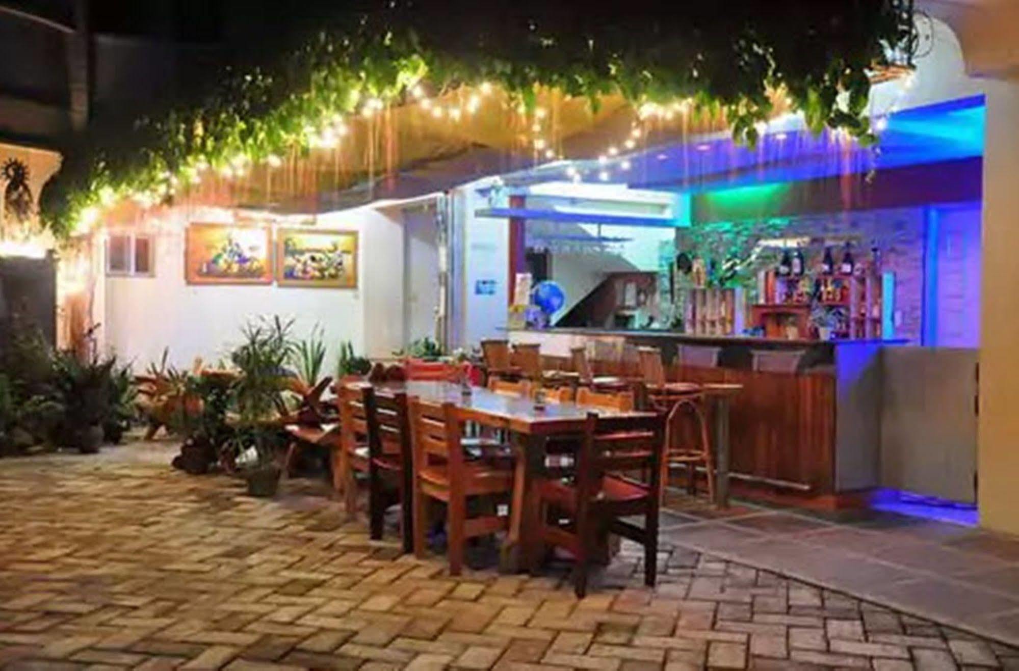 Apartelle De Francesca Puerto Galera Exterior foto